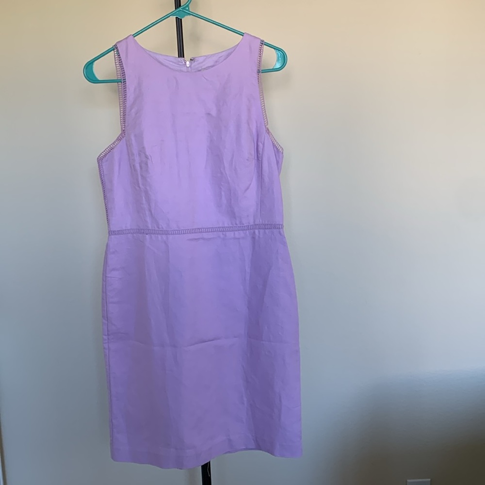 Loft sleeveless dress size 6 and very good condition.
